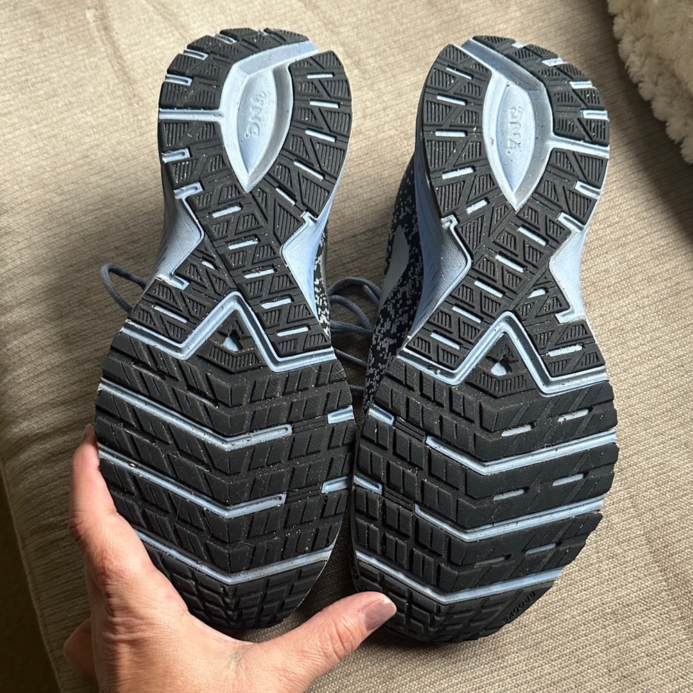 Brooks Women's Launch 6 Running Shoes, - Picture 12 of 14